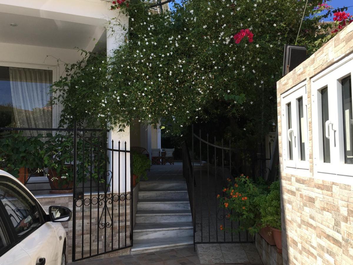 Captain Georgio Apartments Poros  Exterior foto